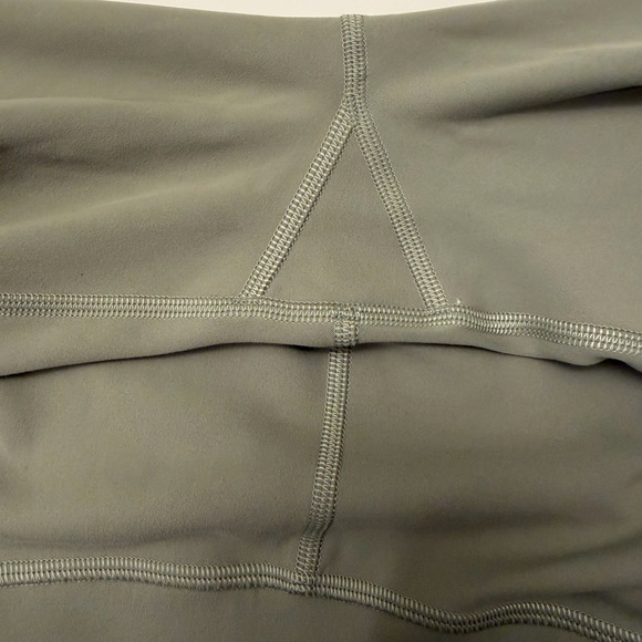 Lululemon Wunder Train high-rise 23 inch crop legging -size 4, laurel green - Picture 7 of 7